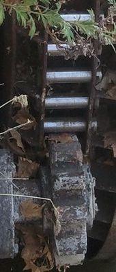 Прикрепленное изображение: Механизм_подъемной_перекатной_плотины_на_набережной_Симферополя.jpg